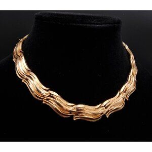 Vintage TRIFARI 1960's Gold-Tone Wavy Link Choker Necklace